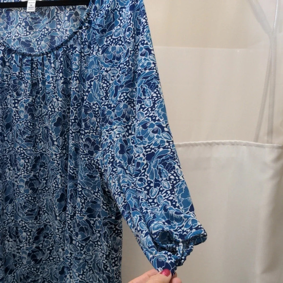 Croft & Barrow Women's Blue and White Floral 3/4 Length Sleeves Blouse Size 3X - Picture 5 of 8